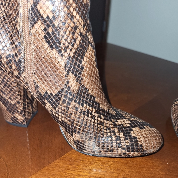 ALDO Aurella Booties in Brown Snake Print Size 7 - Picture 5 of 8